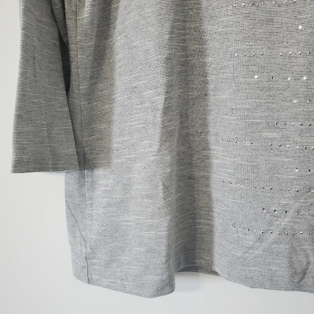ZENERGY Chicos Gray Sparkle Rhinestone Metallic Top Blouse Womens 2 Large FLAW - Picture 3 of 15